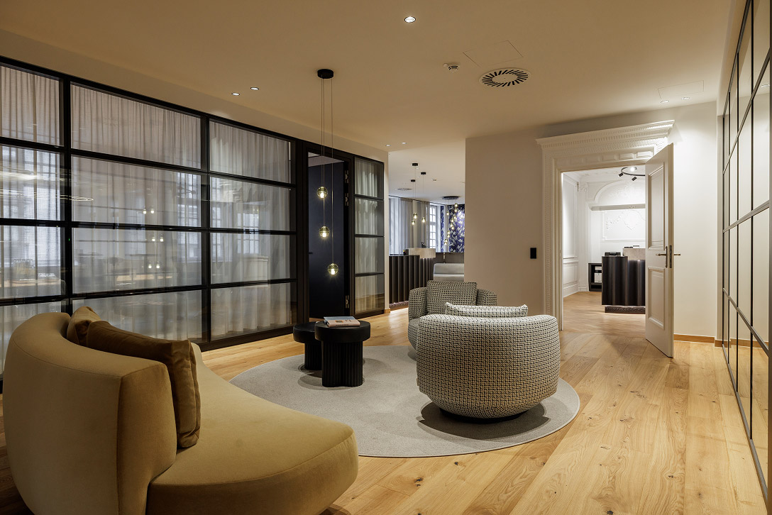 Moderne Empfangsbereiche der Notare Franck & Satzl