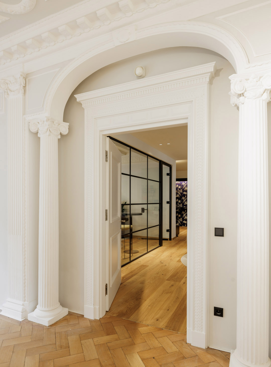 Elegante Arbeitsplätze der Notare Franck & Satzl